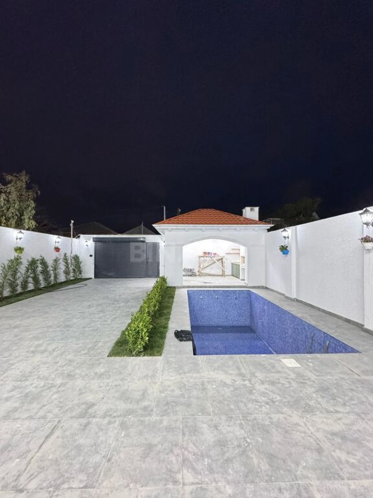 Satılır 4 otaqlı həyət evi 160 m²