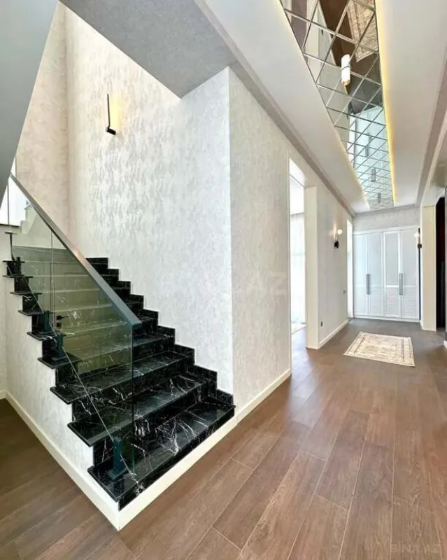 Satılır 4 otaqlı həyət evi 200 m²