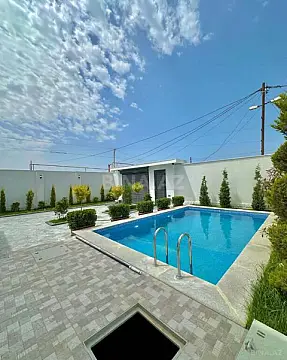 Satılır 4 otaqlı həyət evi 200 m²