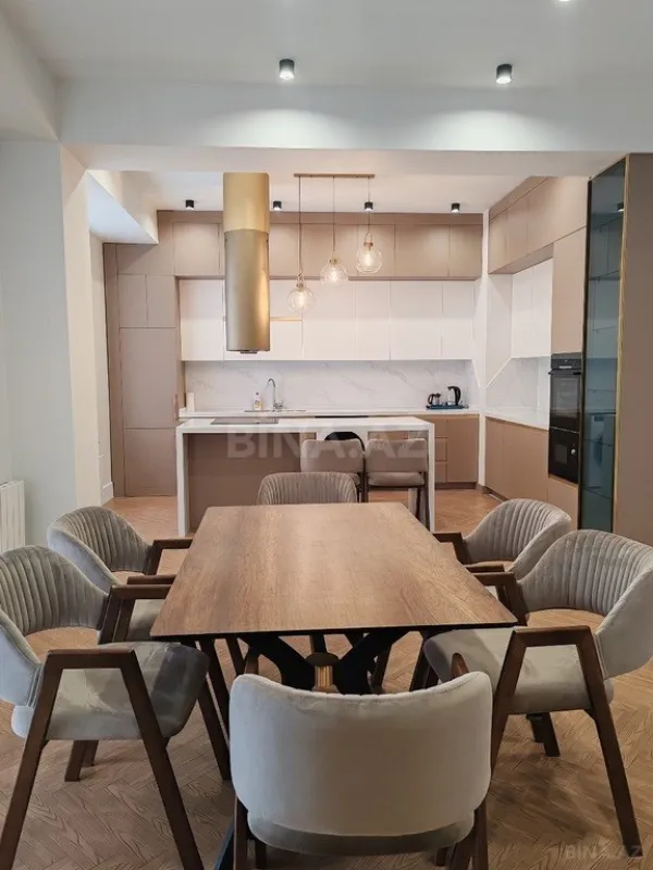 Kirayə verilir 3 otaqlı mənzil 120 m²