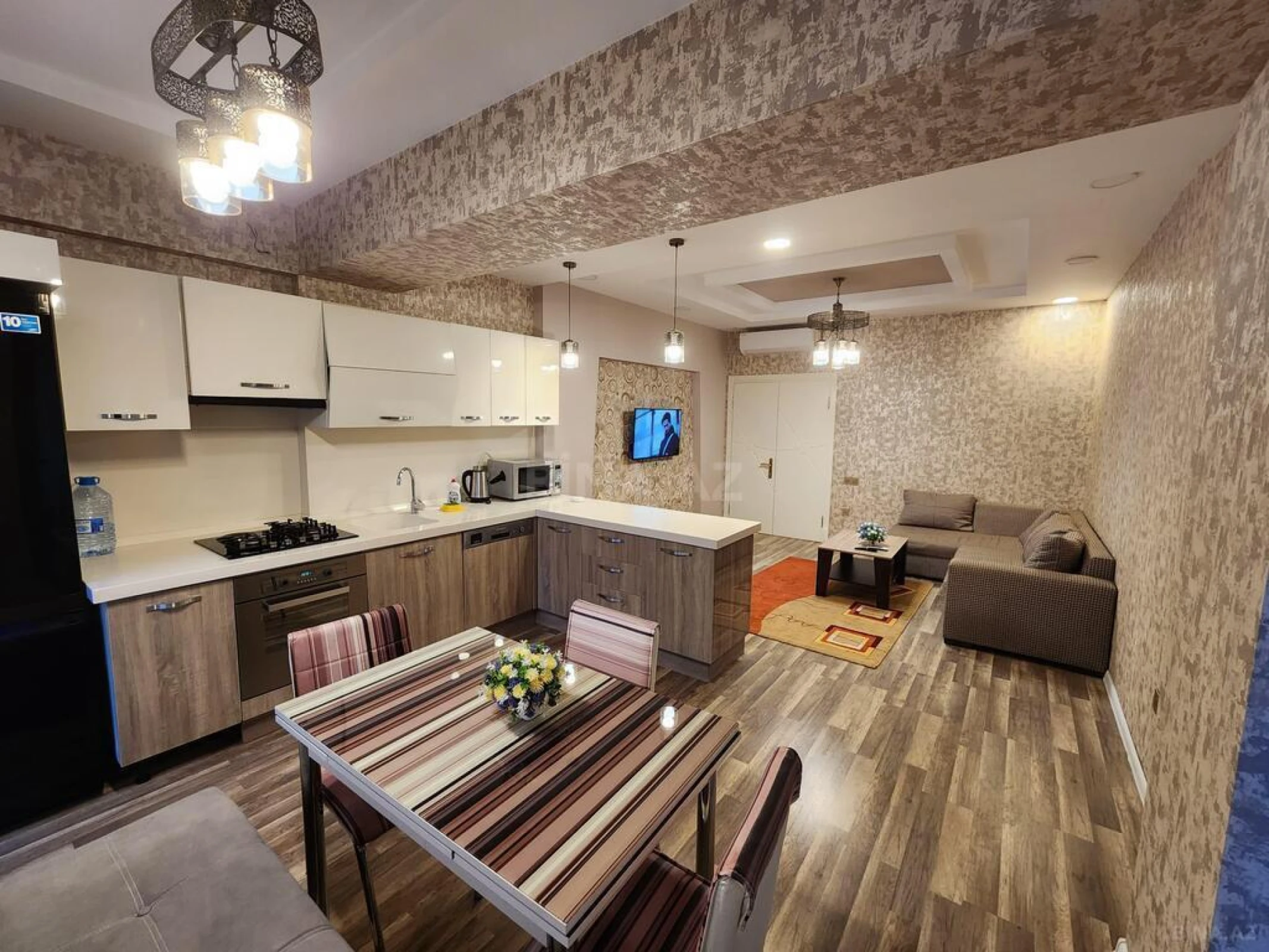Satılır 3 otaqlı mənzil 118 m²