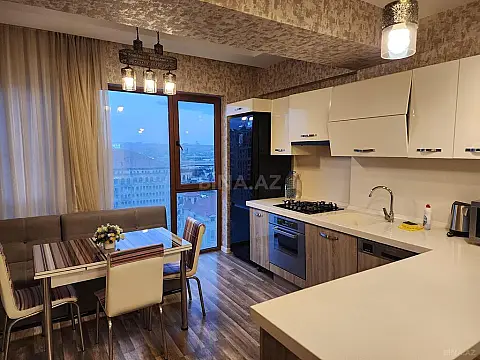 Satılır 3 otaqlı mənzil 118 m²