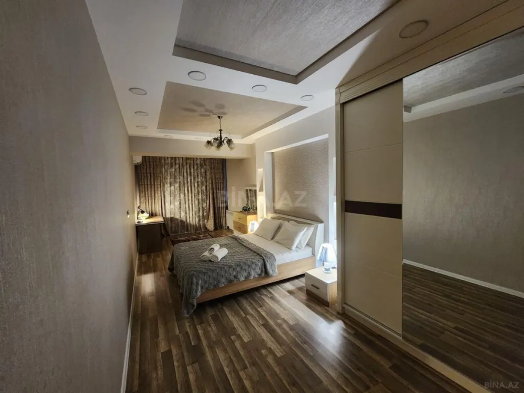 Satılır 3 otaqlı mənzil 118 m²