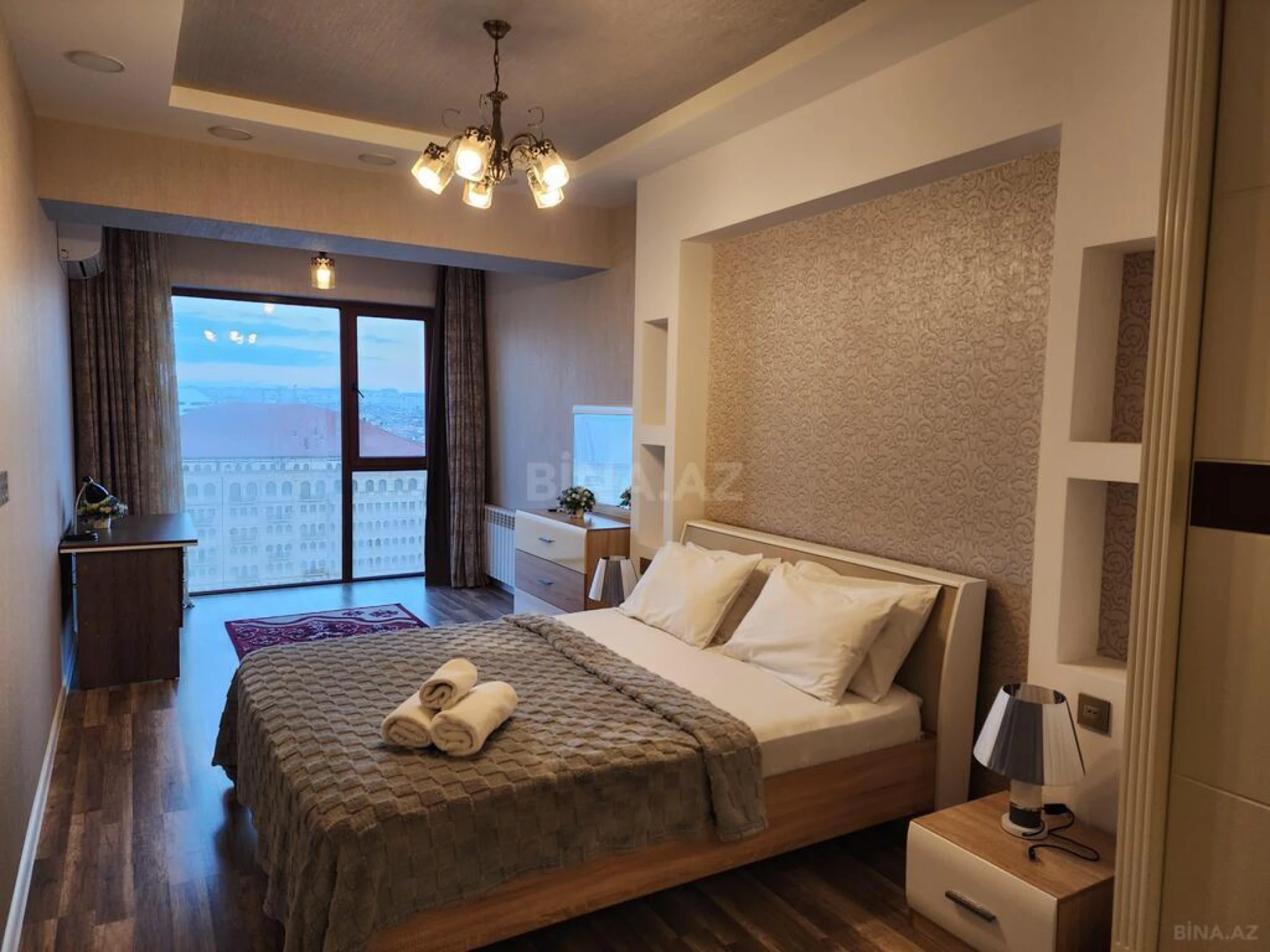 Satılır 3 otaqlı mənzil 118 m²