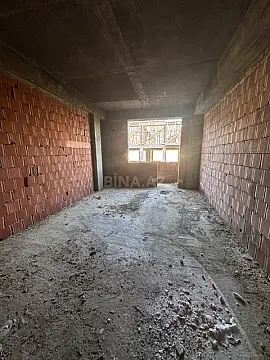 Satılır 2 otaqlı mənzil 83 m²