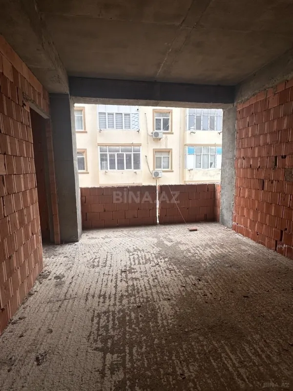 Satılır 2 otaqlı mənzil 83 m²
