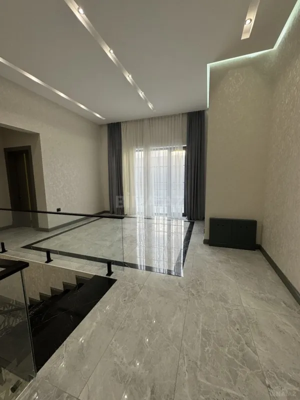 Satılır 6 otaqlı həyət evi 400 m²