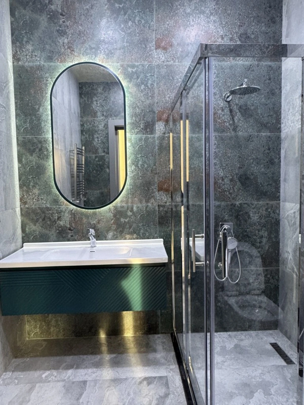 Satılır 6 otaqlı həyət evi 400 m²