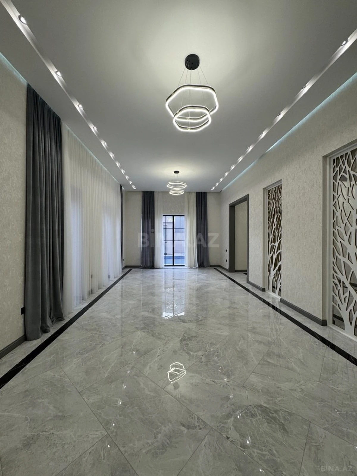 Satılır 6 otaqlı həyət evi 400 m²
