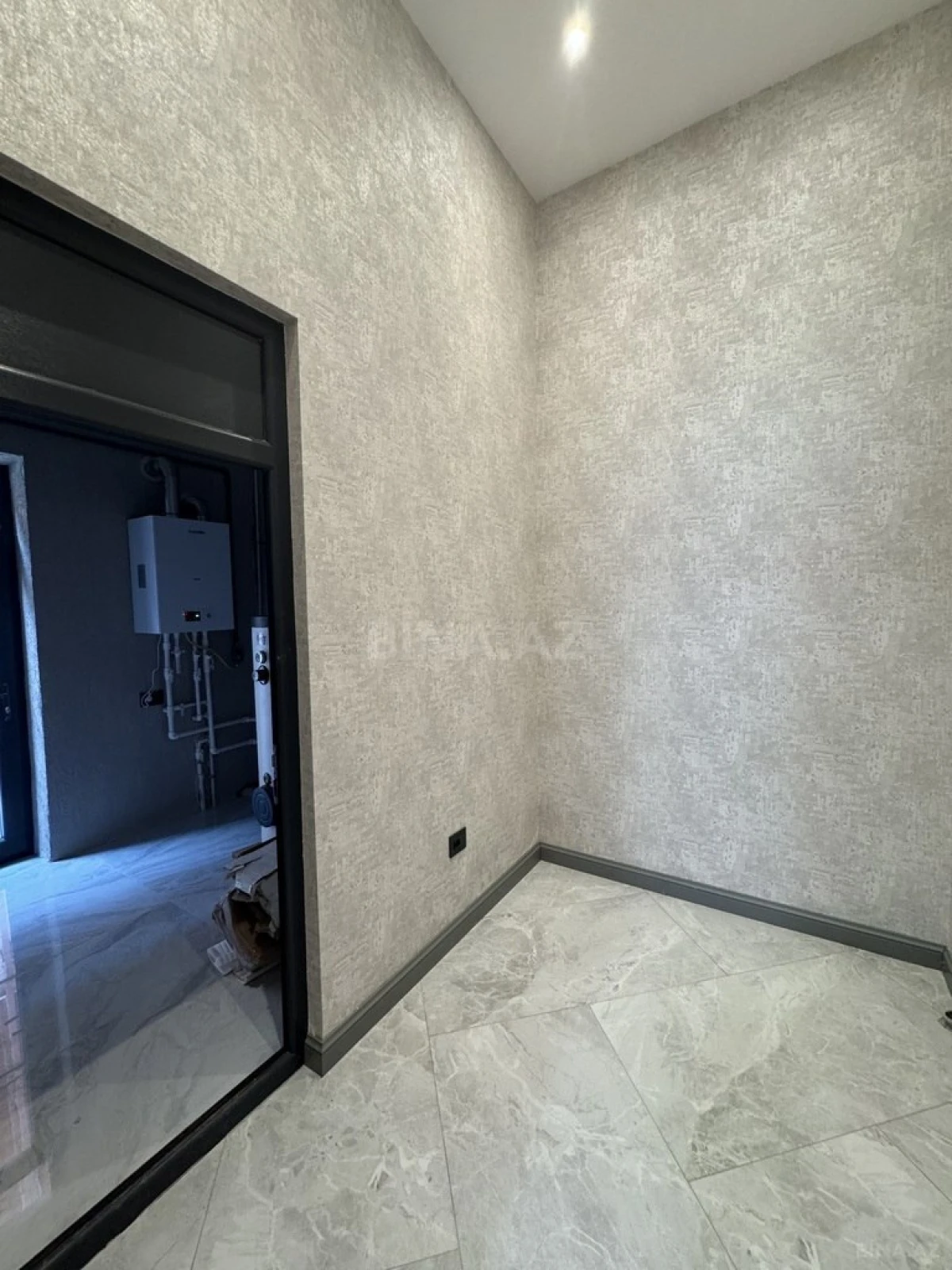 Satılır 6 otaqlı həyət evi 400 m²