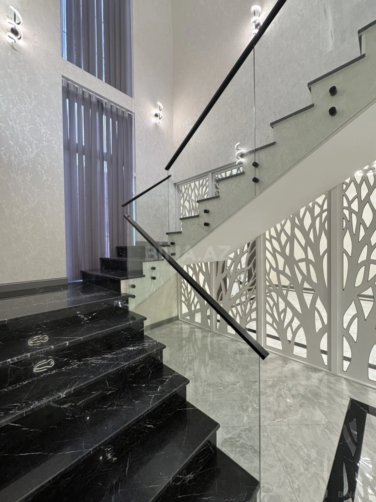 Satılır 6 otaqlı həyət evi 400 m²