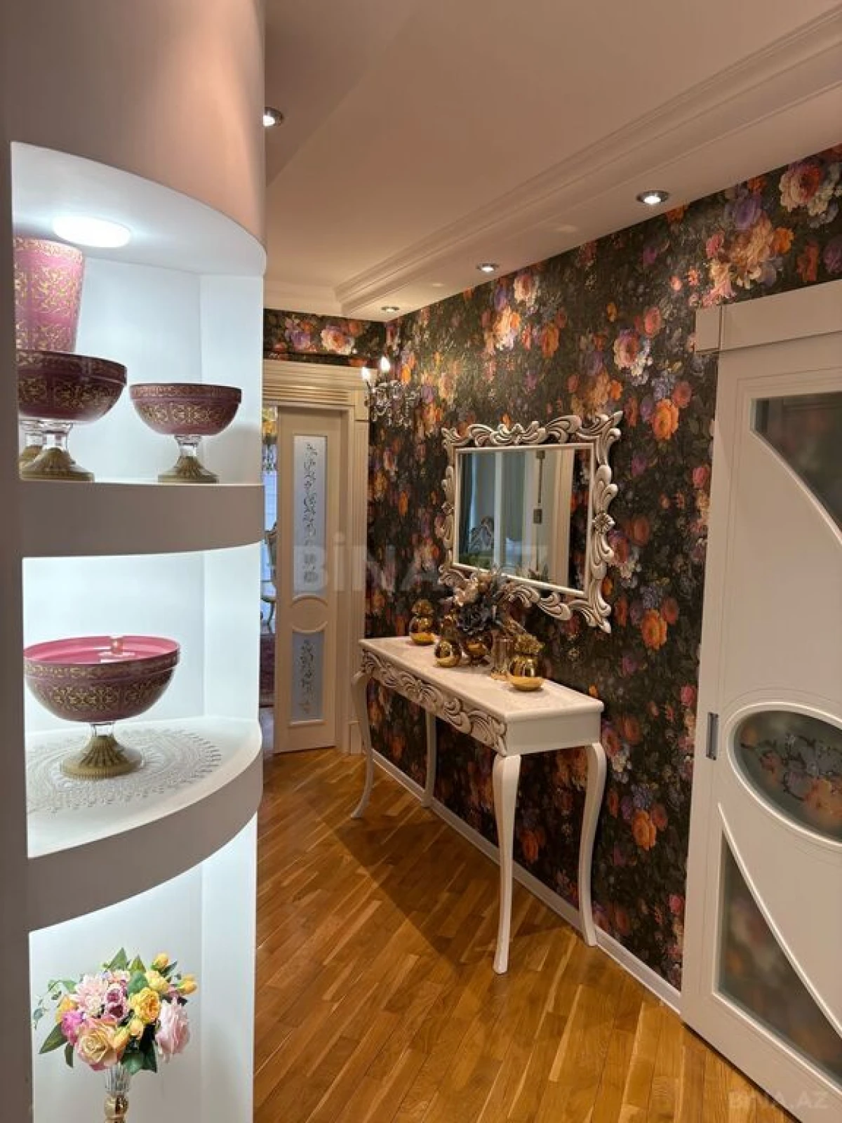 Satılır 4 otaqlı mənzil 165 m²