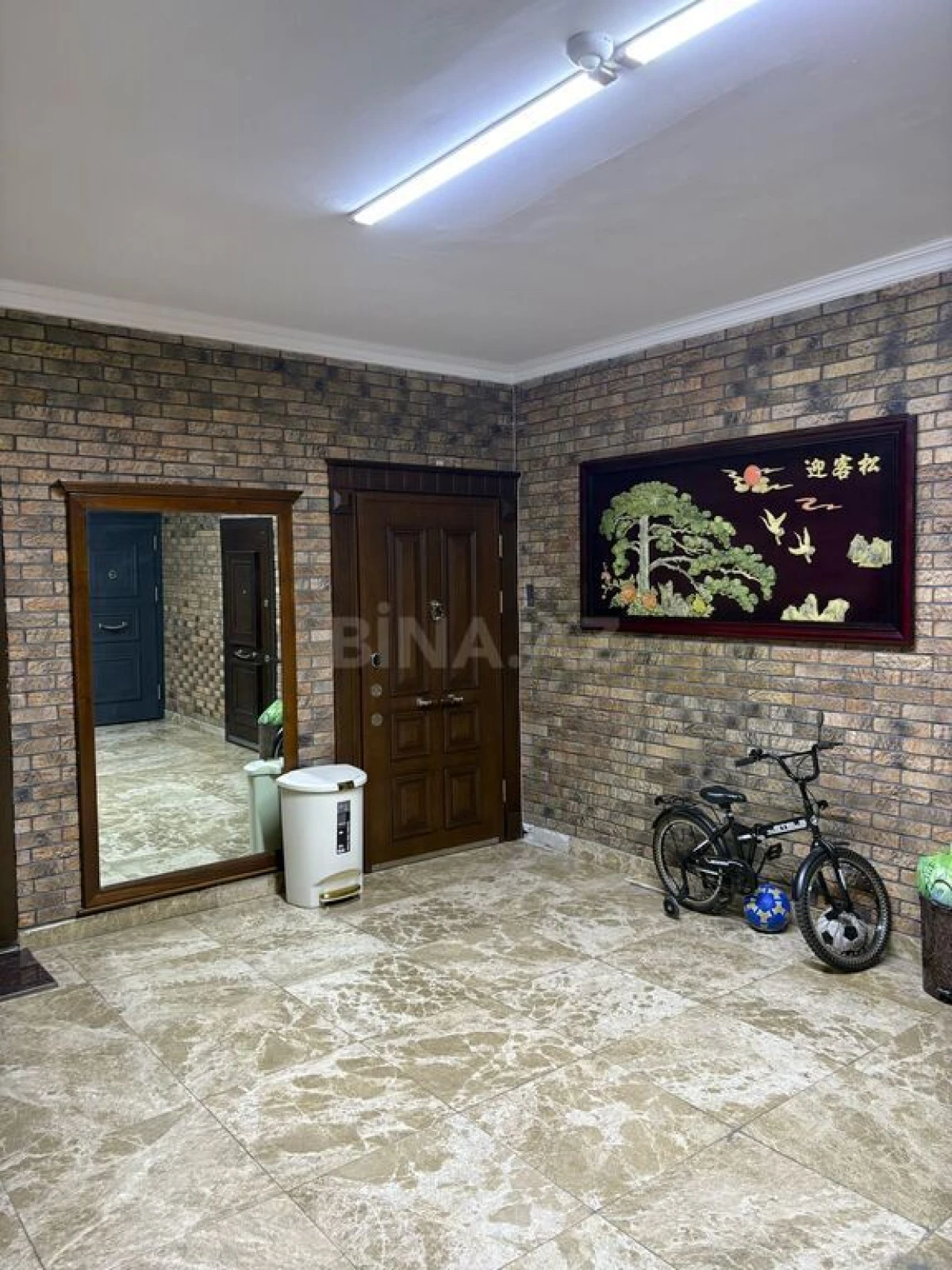 Satılır 4 otaqlı mənzil 165 m²