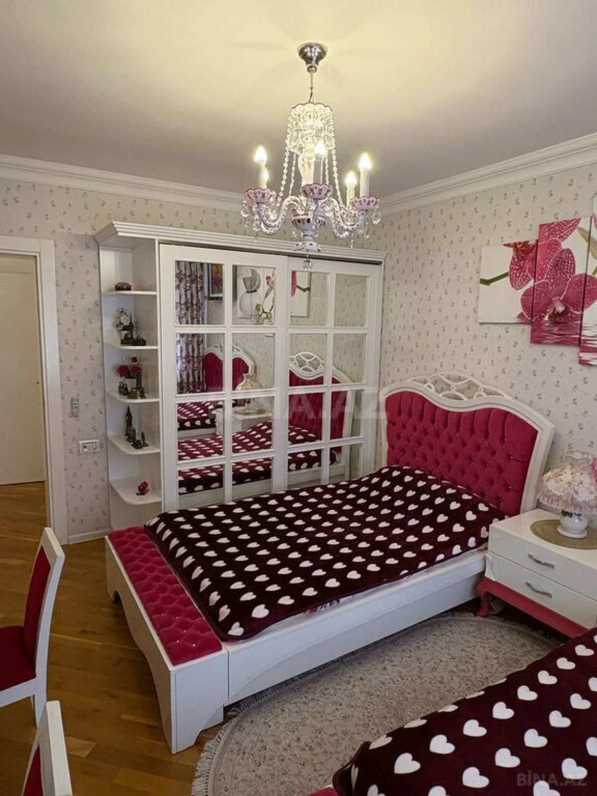 Satılır 4 otaqlı mənzil 165 m²