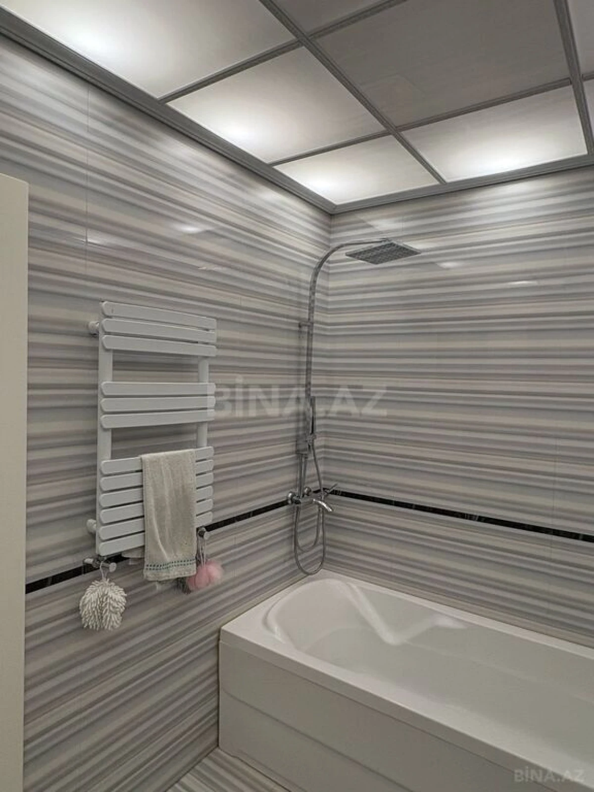 Satılır 4 otaqlı mənzil 165 m²