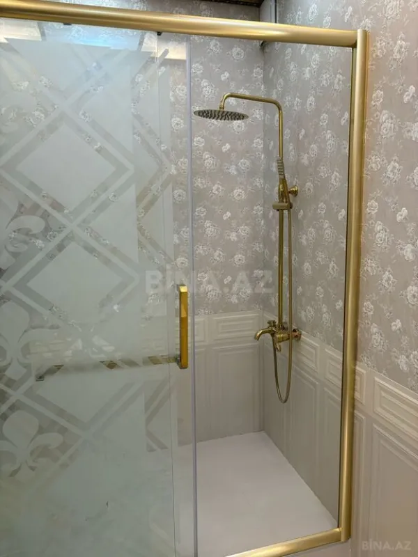 Satılır 4 otaqlı mənzil 165 m²