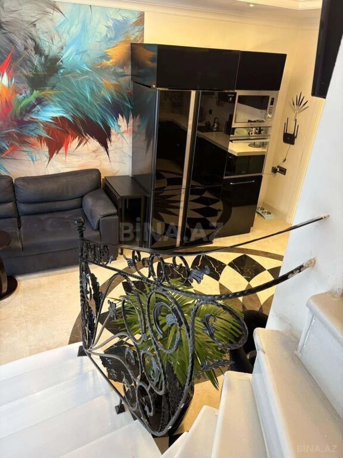 Satılır 4 otaqlı mənzil 165 m²