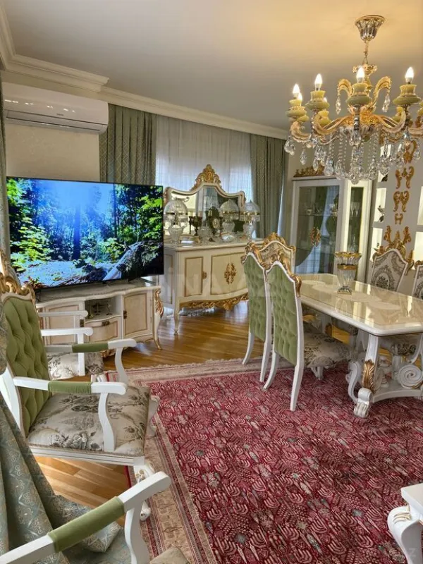 Satılır 4 otaqlı mənzil 165 m²