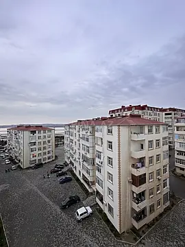 Satılır 2 otaqlı mənzil 83 m²