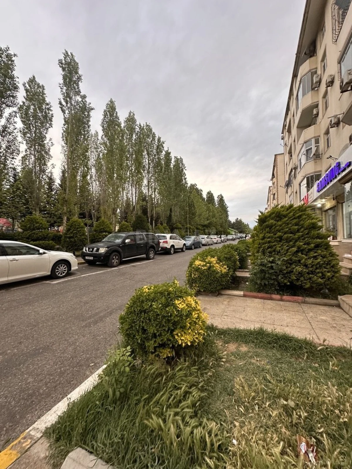 Satılır 2 otaqlı mənzil 83 m²
