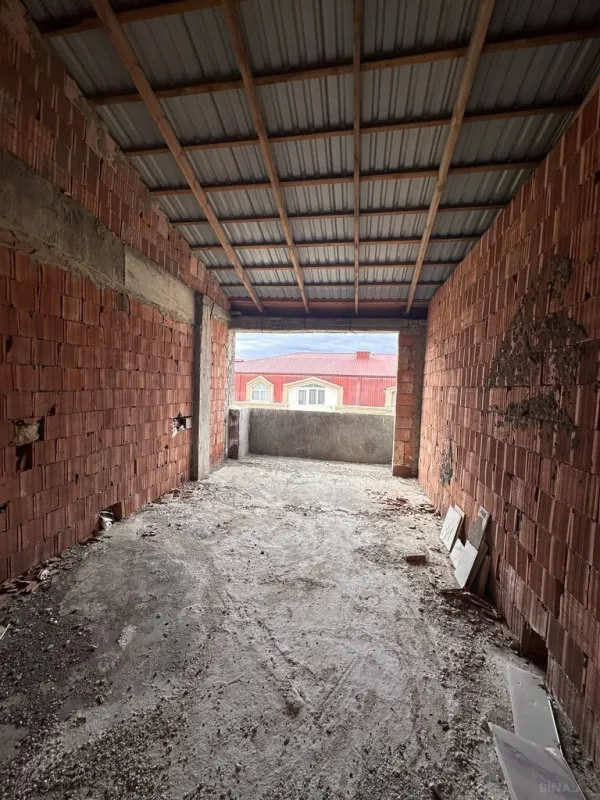 Satılır 2 otaqlı mənzil 83 m²