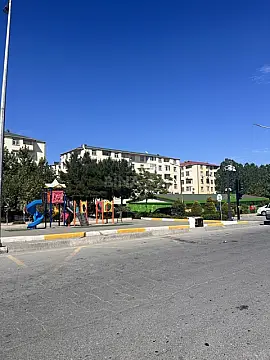 Satılır 2 otaqlı mənzil 83 m²