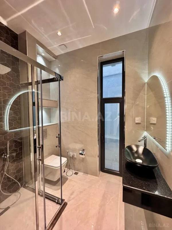 Satılır 5 otaqlı həyət evi 280 m²