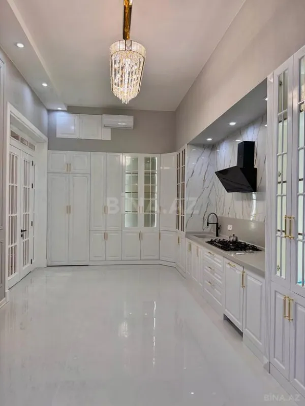 Satılır 5 otaqlı həyət evi 280 m²