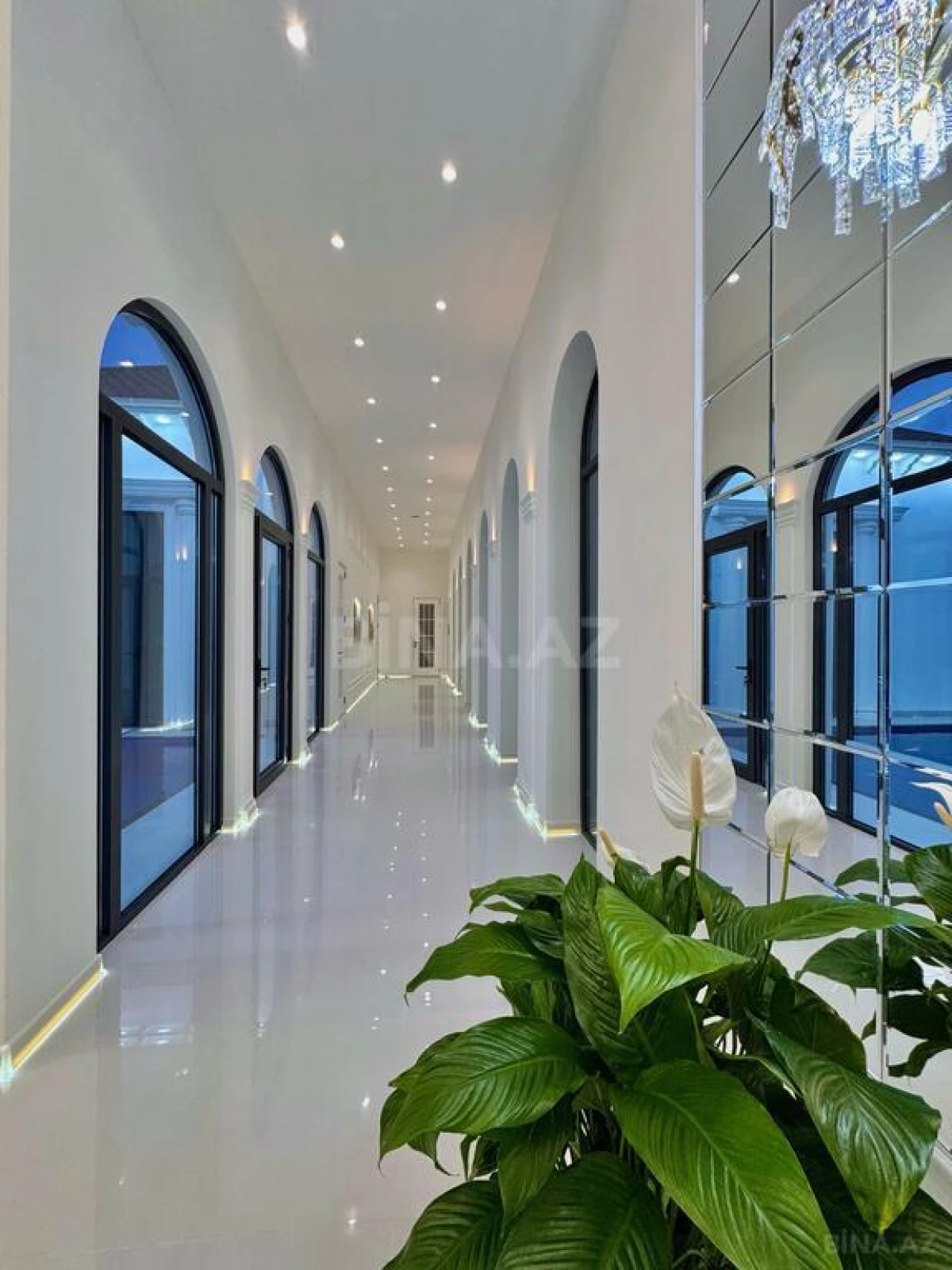 Satılır 5 otaqlı həyət evi 280 m²