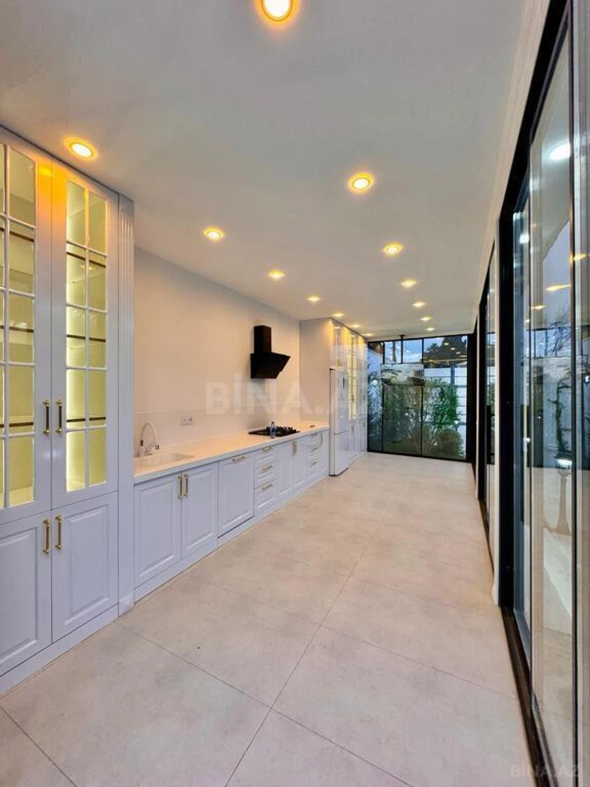 Satılır 5 otaqlı həyət evi 280 m²