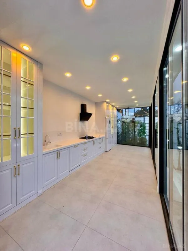 Satılır 5 otaqlı həyət evi 280 m²