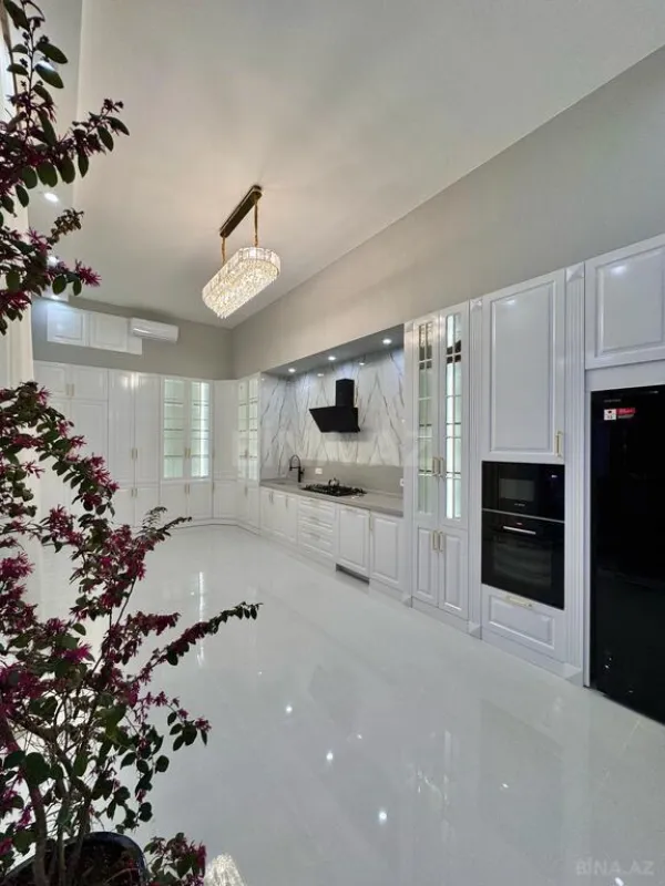 Satılır 5 otaqlı həyət evi 280 m²