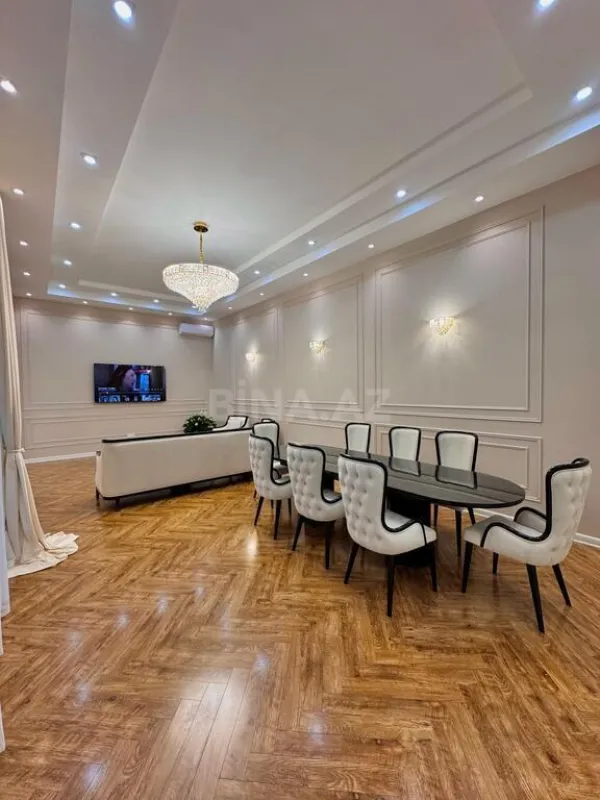 Satılır 5 otaqlı həyət evi 280 m²