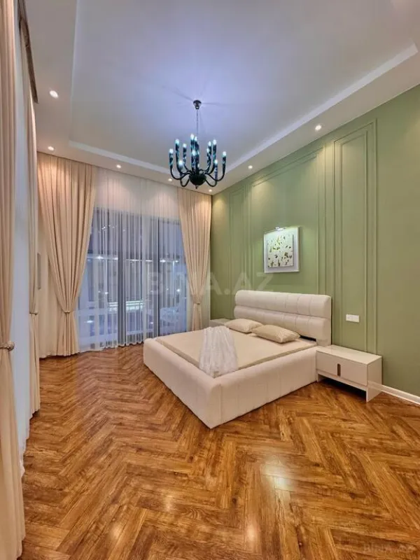 Satılır 5 otaqlı həyət evi 280 m²