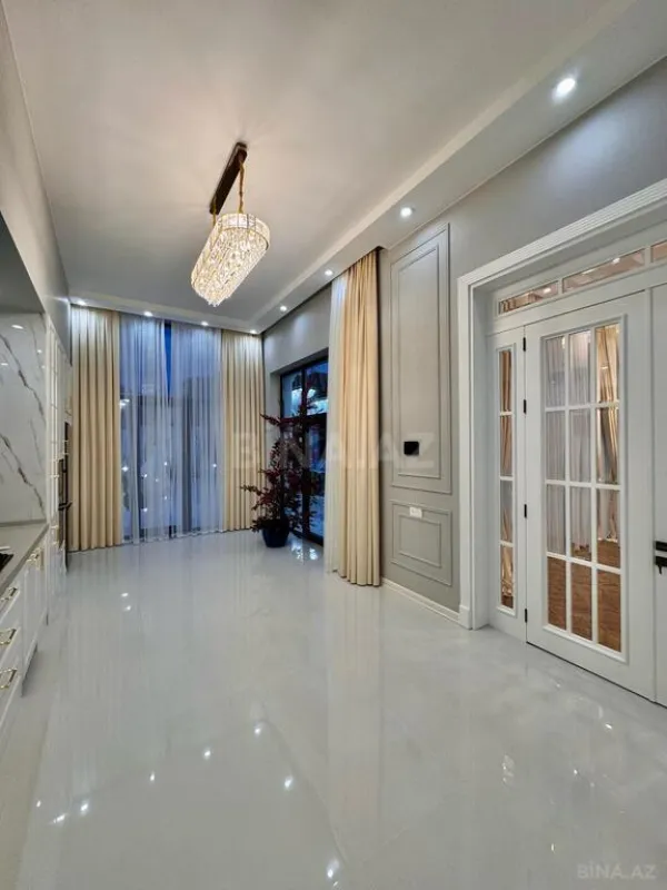 Satılır 5 otaqlı həyət evi 280 m²