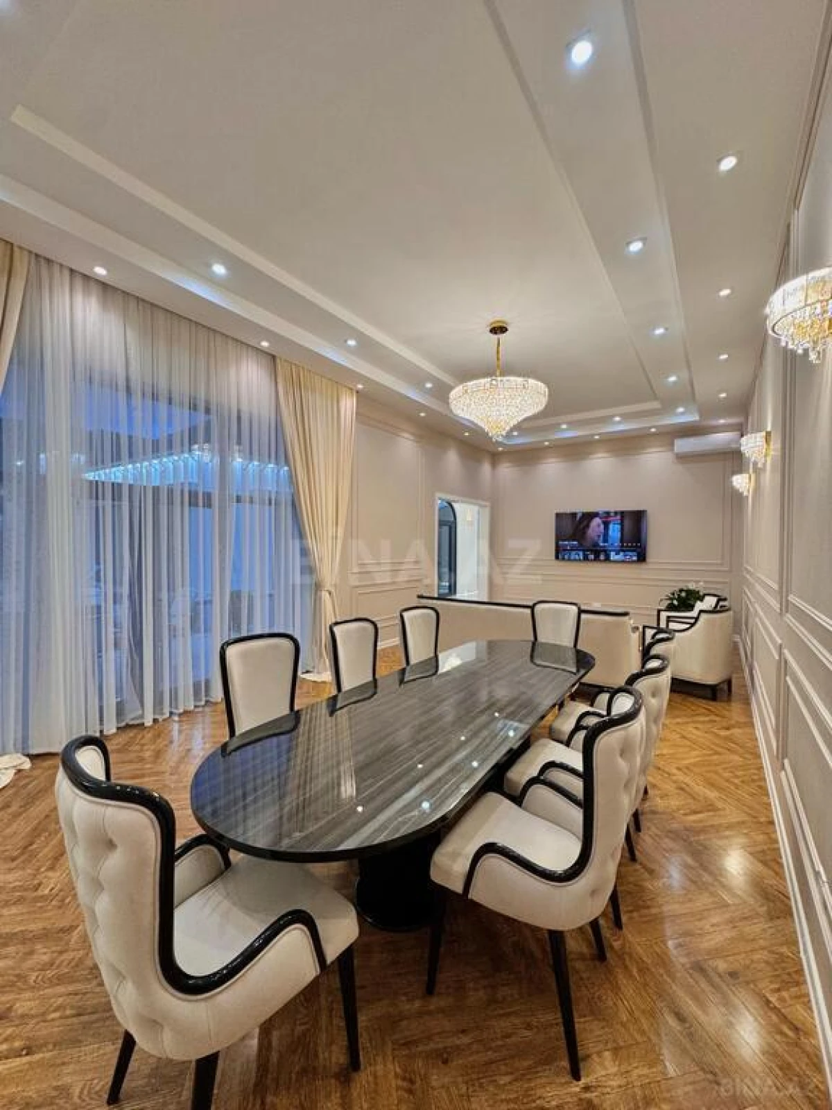 Satılır 5 otaqlı həyət evi 280 m²