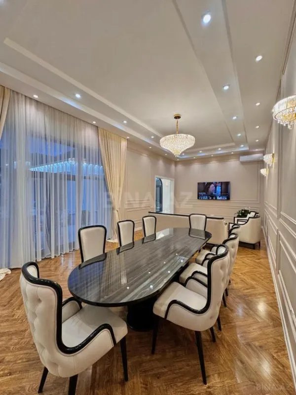 Satılır 5 otaqlı həyət evi 280 m²