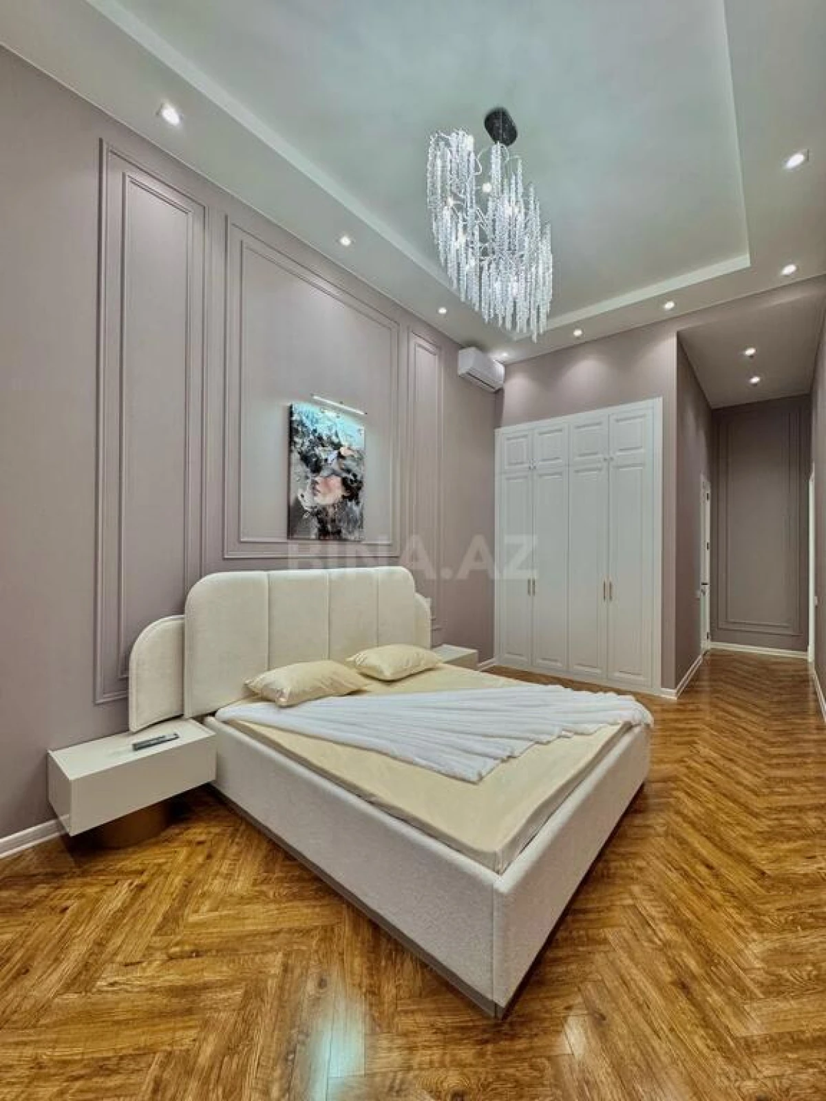 Satılır 5 otaqlı həyət evi 280 m²