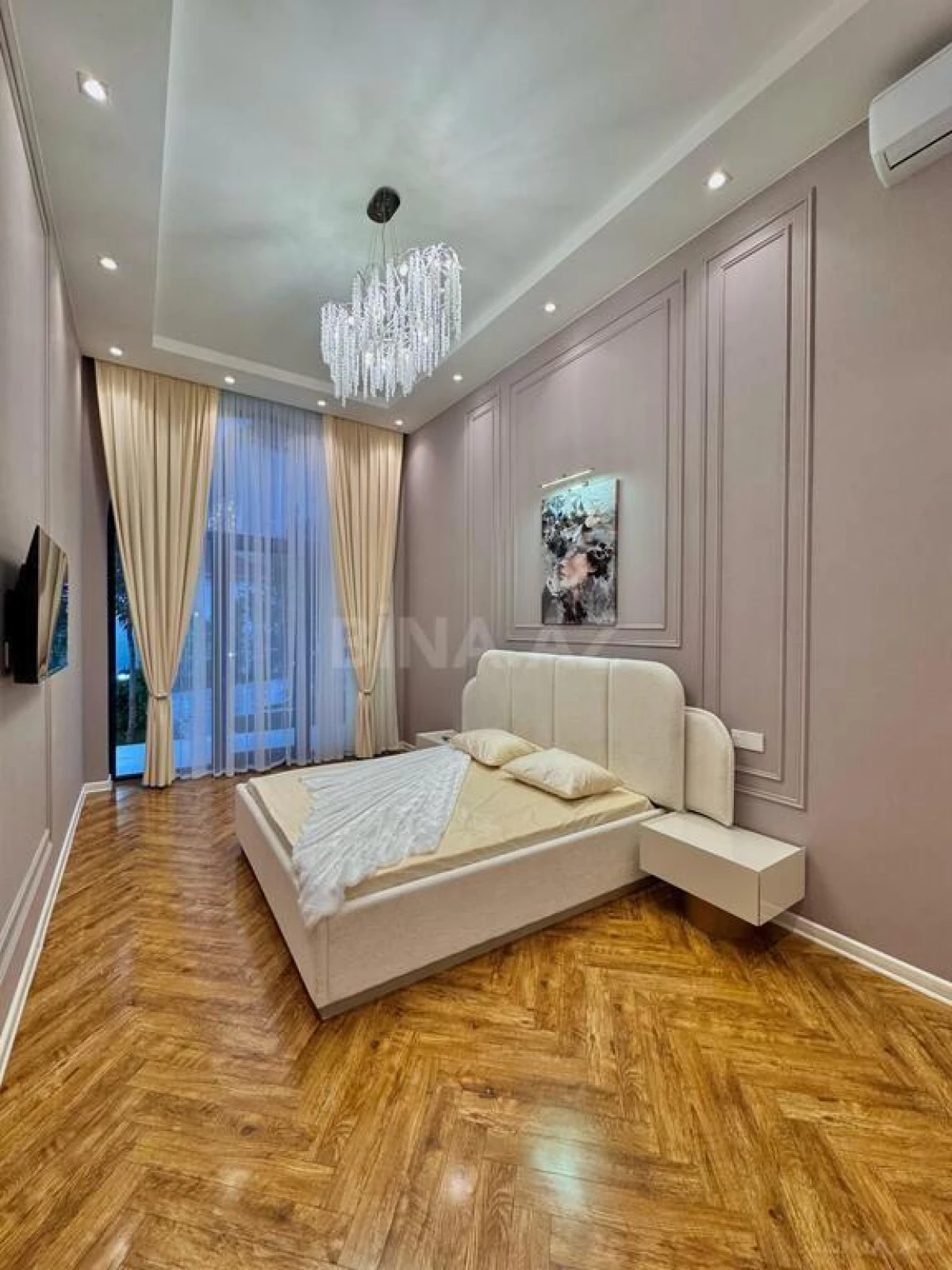 Satılır 5 otaqlı həyət evi 280 m²