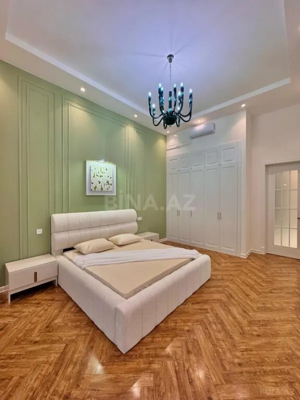 Satılır 5 otaqlı həyət evi 280 m²