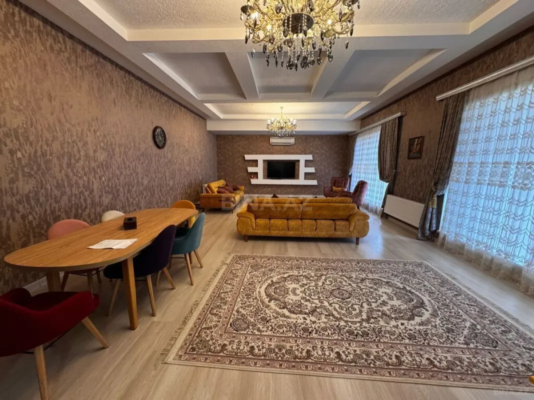 Satılır 5 otaqlı həyət evi 200 m²