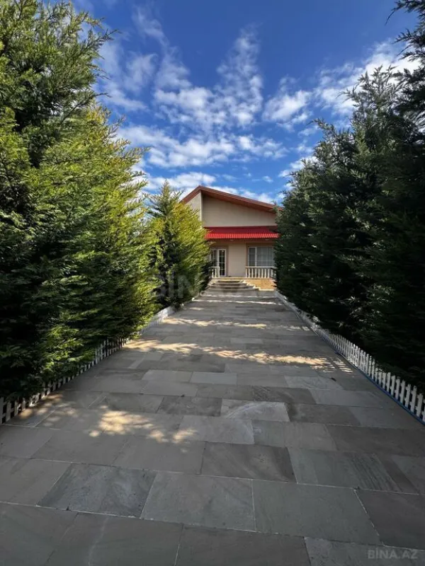 Satılır 5 otaqlı həyət evi 200 m²