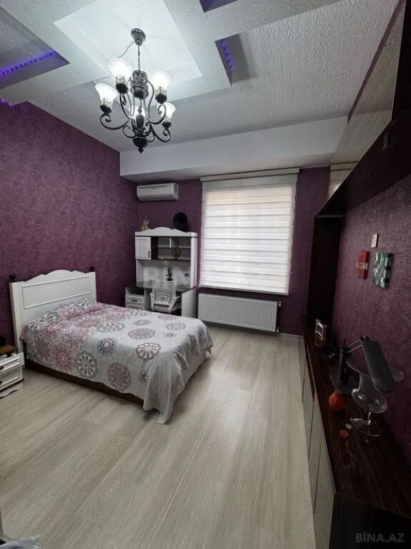 Satılır 5 otaqlı həyət evi 200 m²