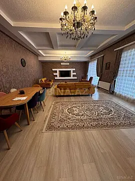 Satılır 5 otaqlı həyət evi 200 m²