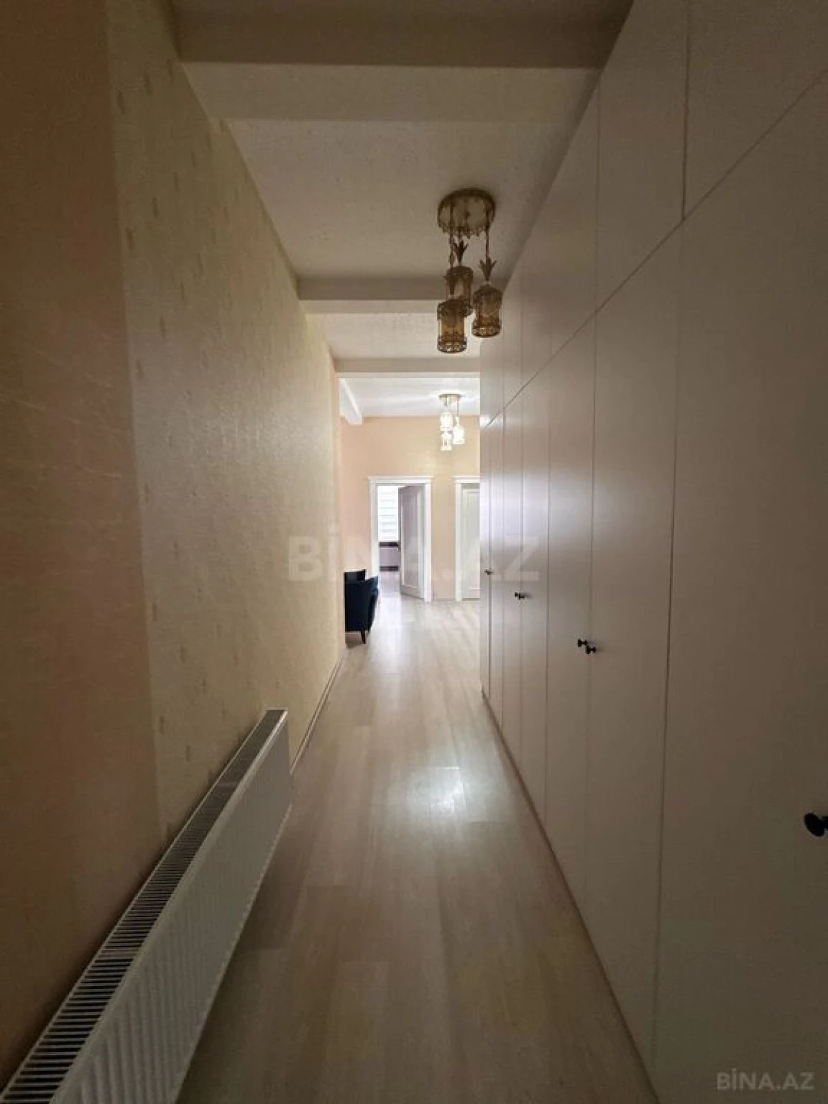 Satılır 5 otaqlı həyət evi 200 m²