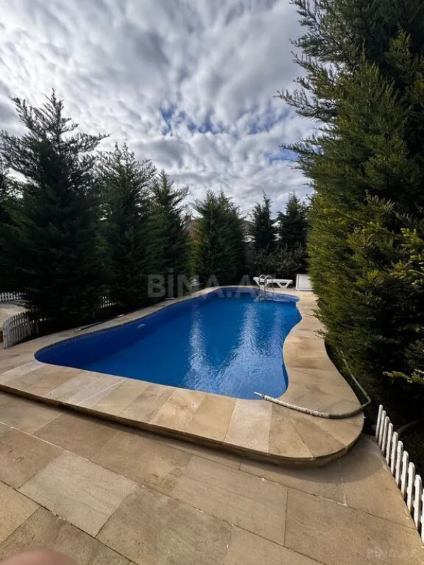 Satılır 5 otaqlı həyət evi 200 m²