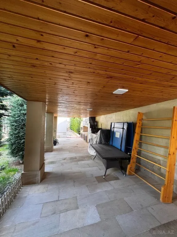 Satılır 5 otaqlı həyət evi 200 m²