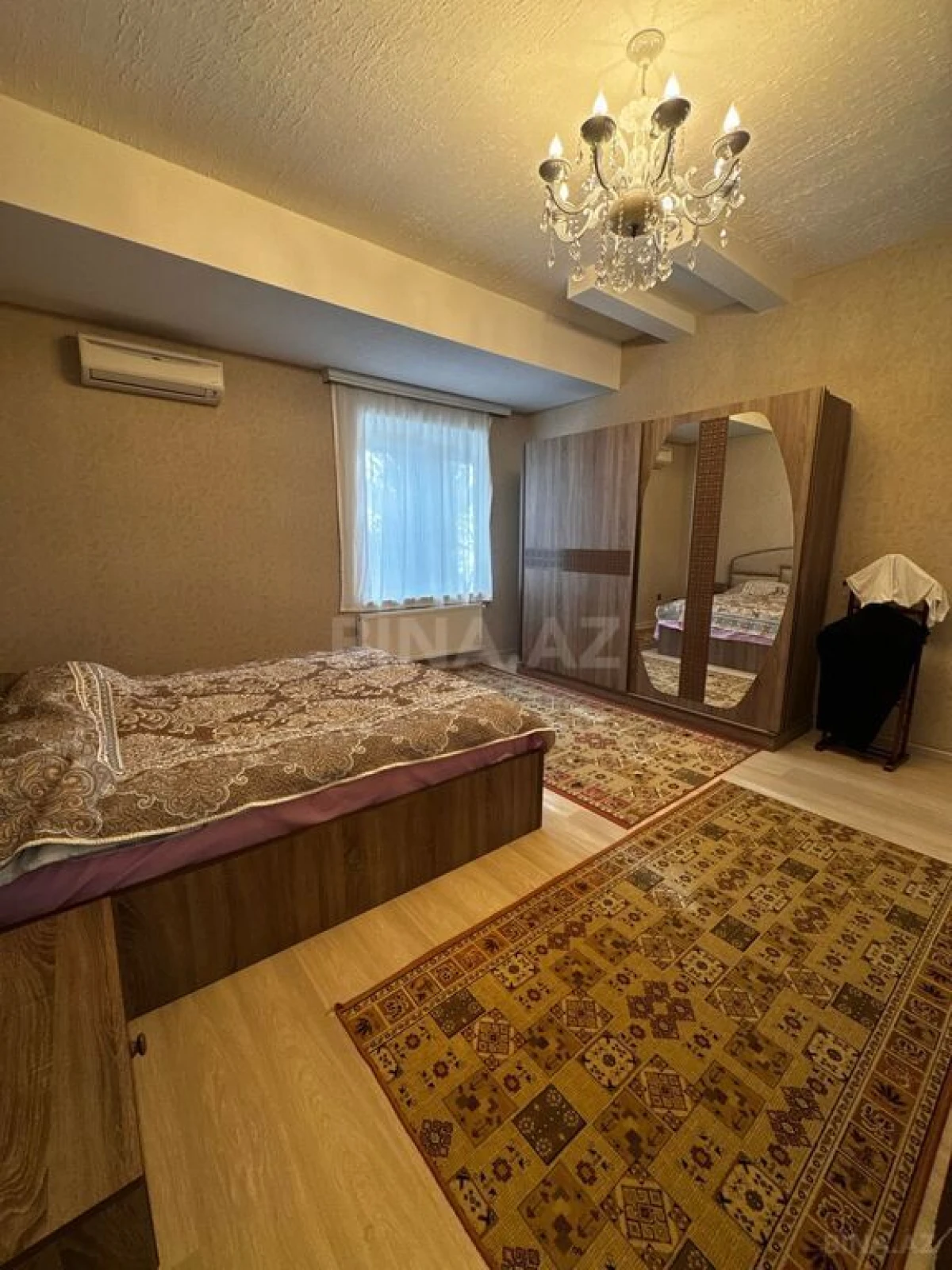 Satılır 5 otaqlı həyət evi 200 m²
