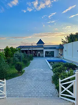 Satılır 7 otaqlı həyət evi 350 m²