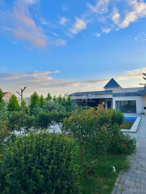 Satılır 7 otaqlı həyət evi 350 m²